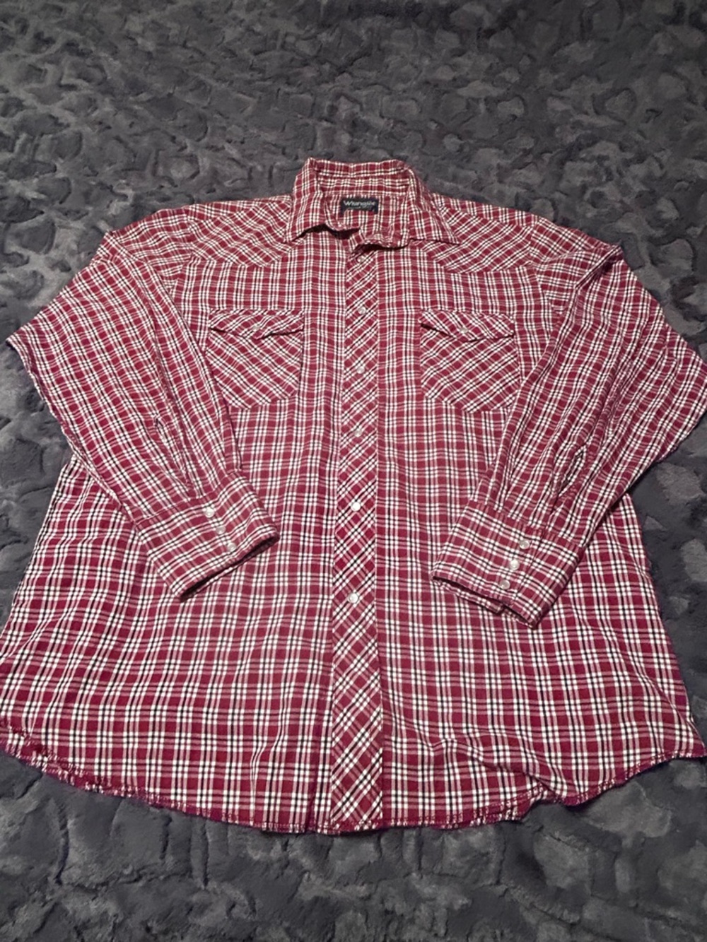 Wrangler pearl snap Men's Red Plaid Button-Up Shirt
